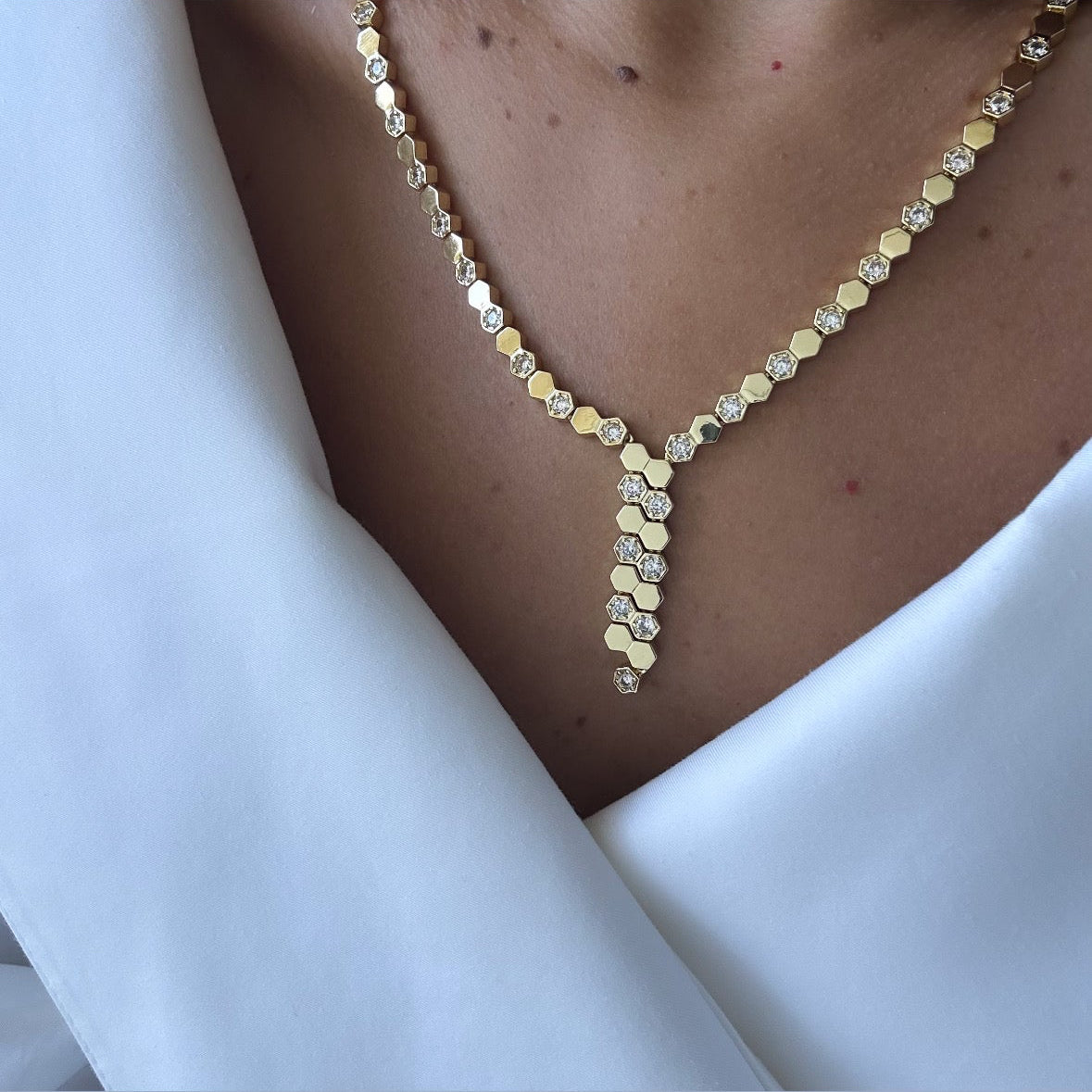 Bee 14k Rengi Rodyum Kaplama Kolye