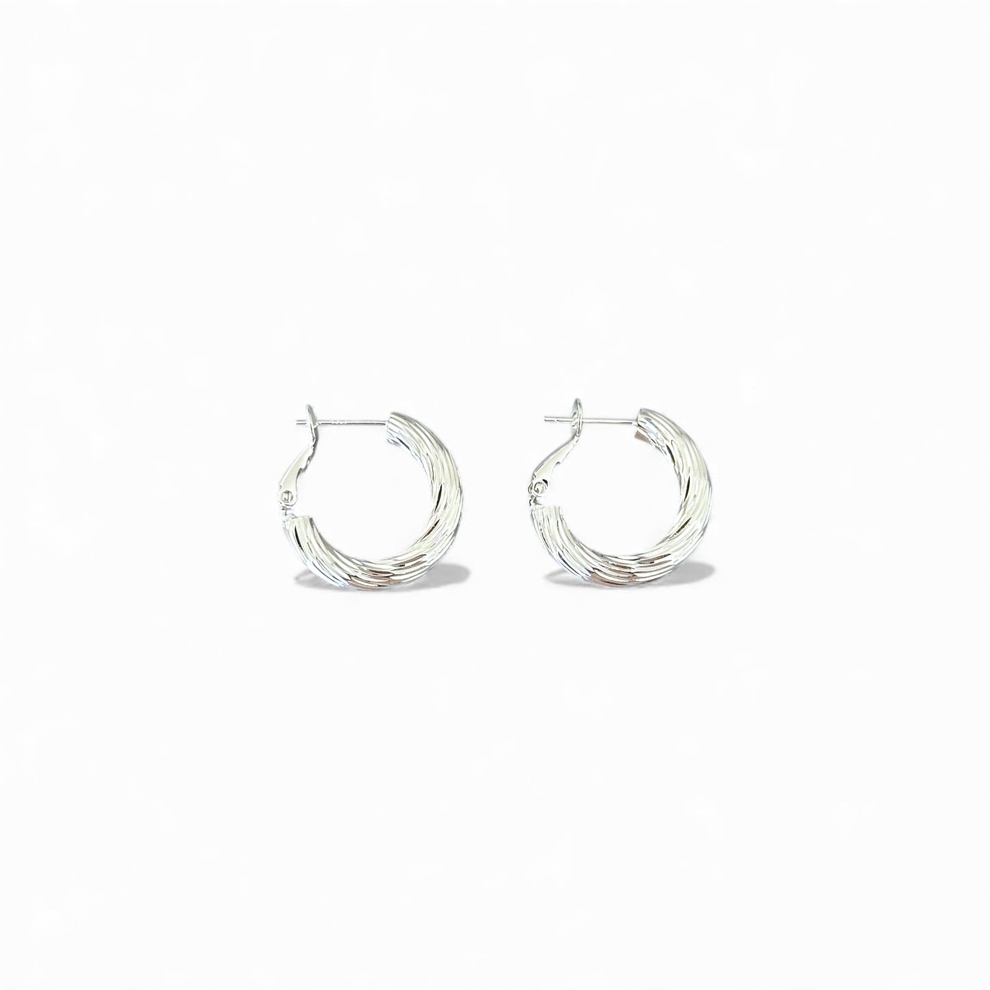 Mira Gümüş Rengi Rodyum Kaplama Halka Küpe