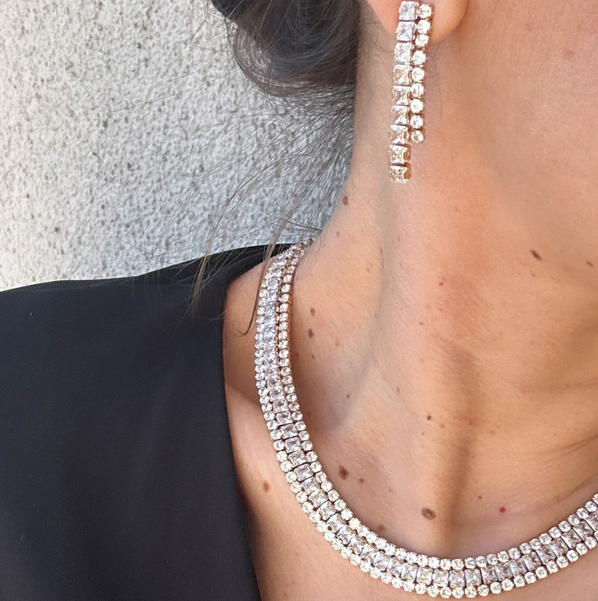 This 18k Rhodium Plated 40cm Necklace + Earring Set