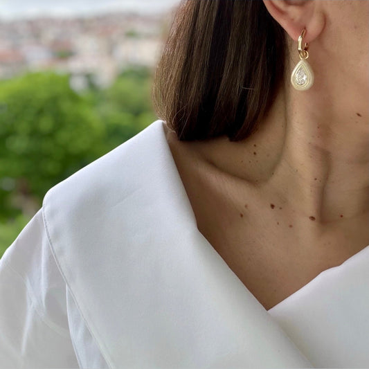 Sandra 14K Rodyum Kaplama Sallantılı Küpe